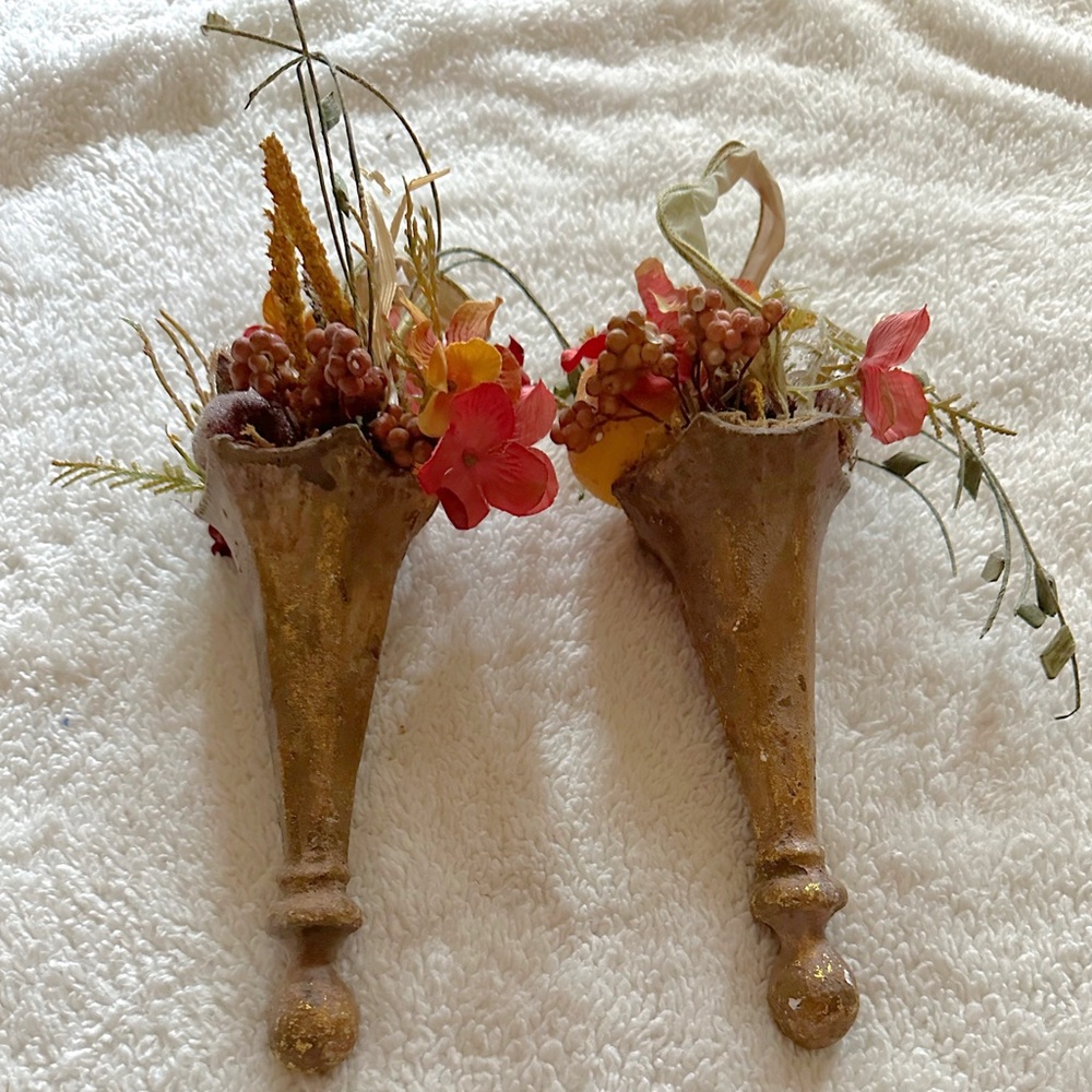 Two Flower-filled Sconces - Picture 3 of 6